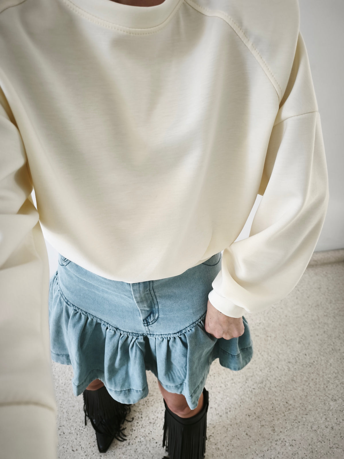 Sudadera hombrera beige