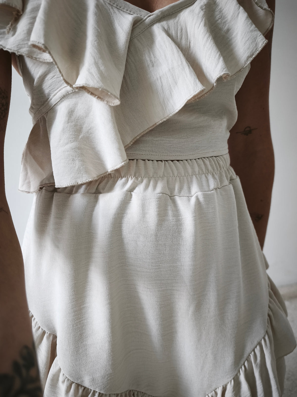 Conjunto volantes beige