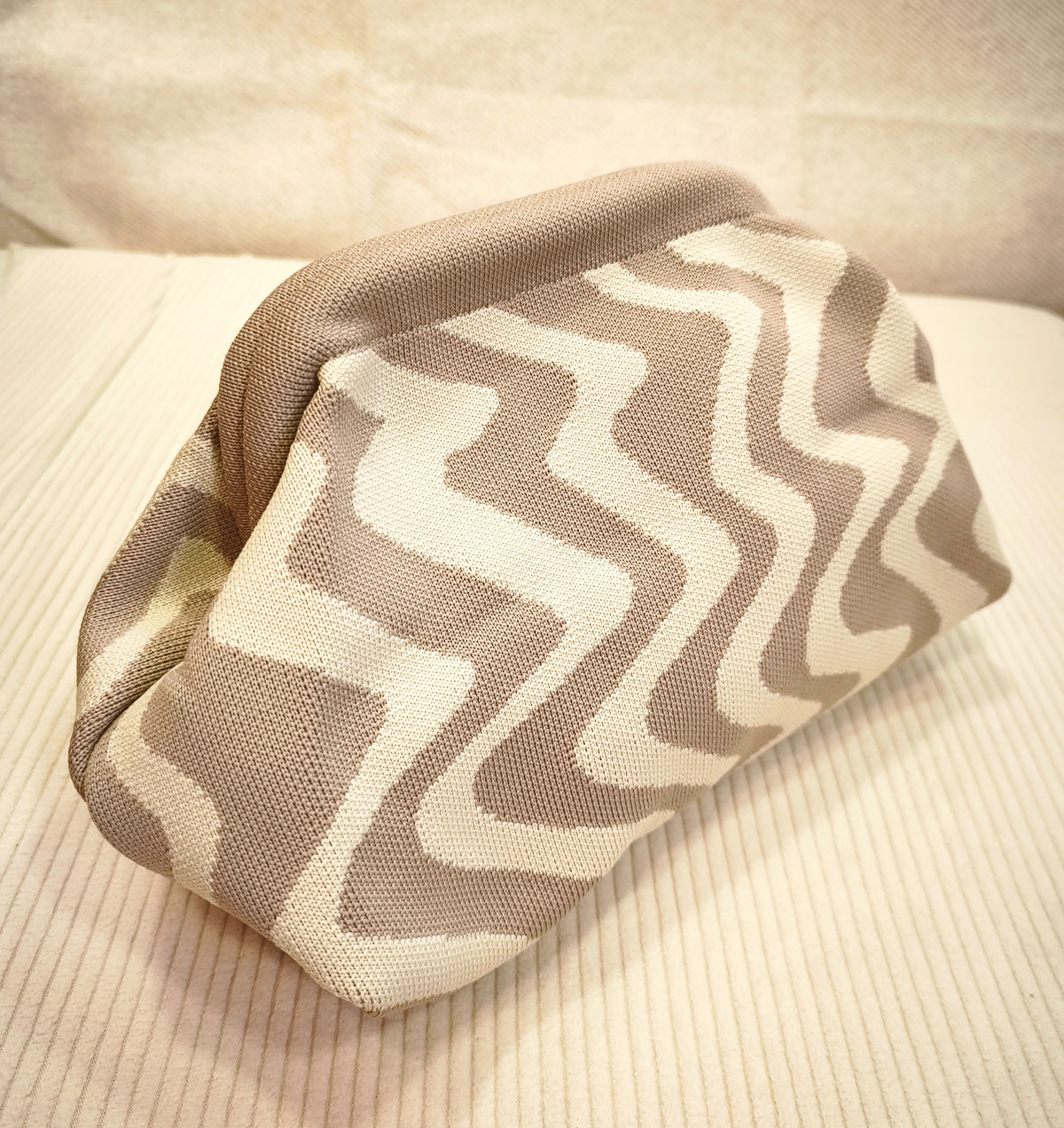 Bolso mano zig-zag
