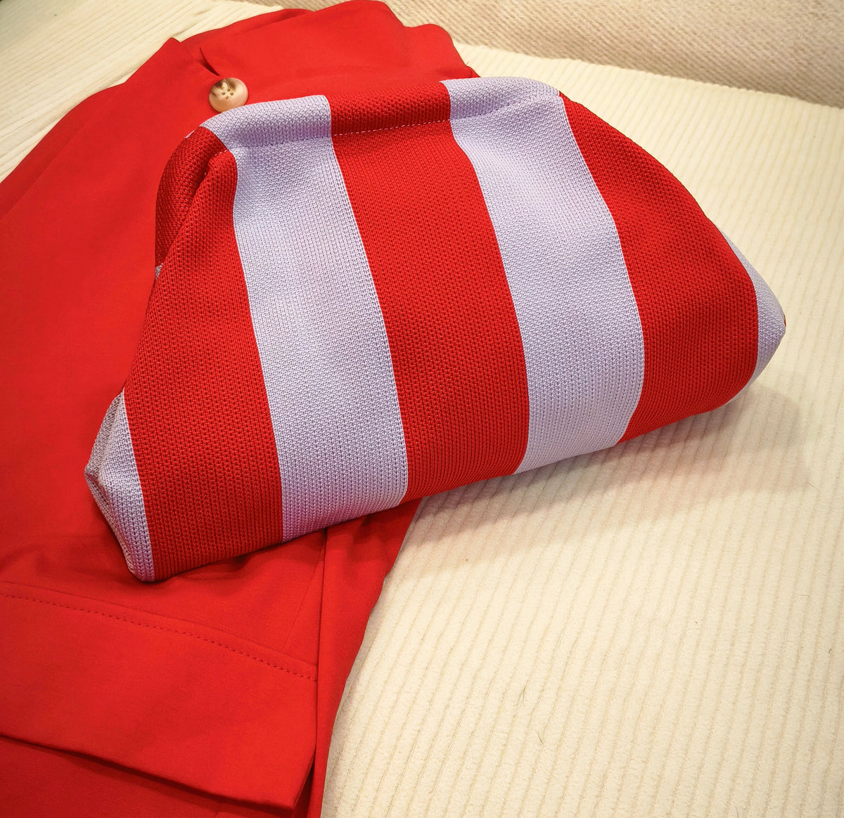 Bolso mano lilay rojo