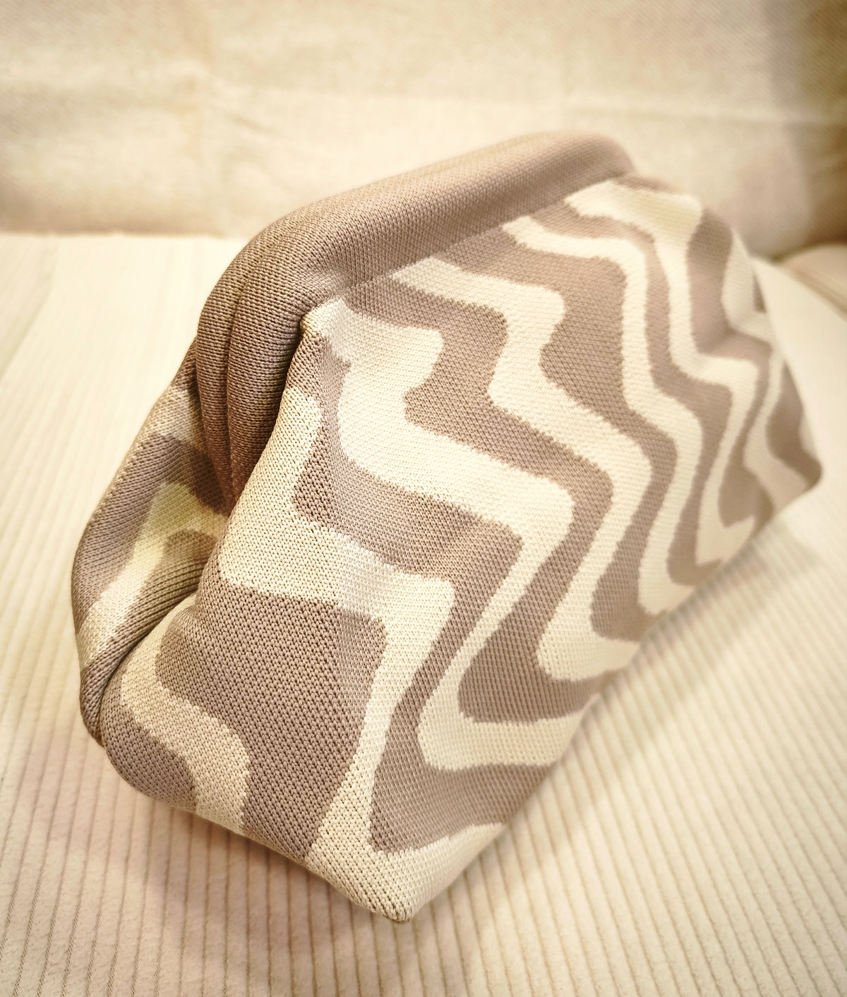 Bolso mano zig-zag