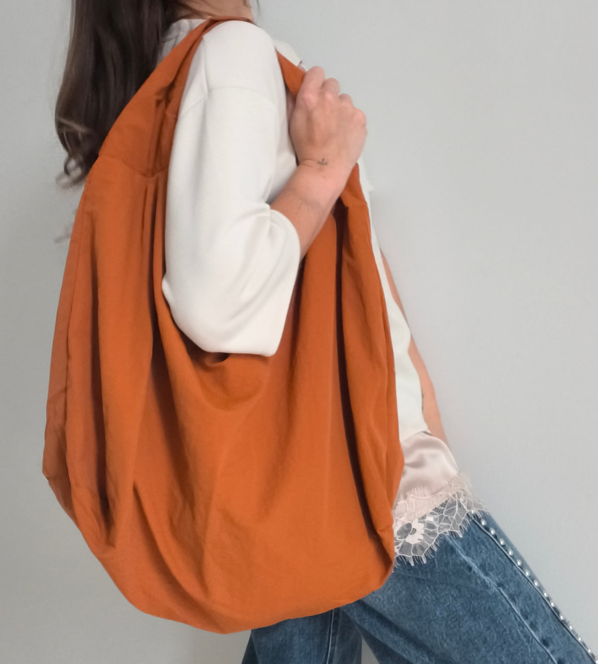 Bolso tipo saco teja