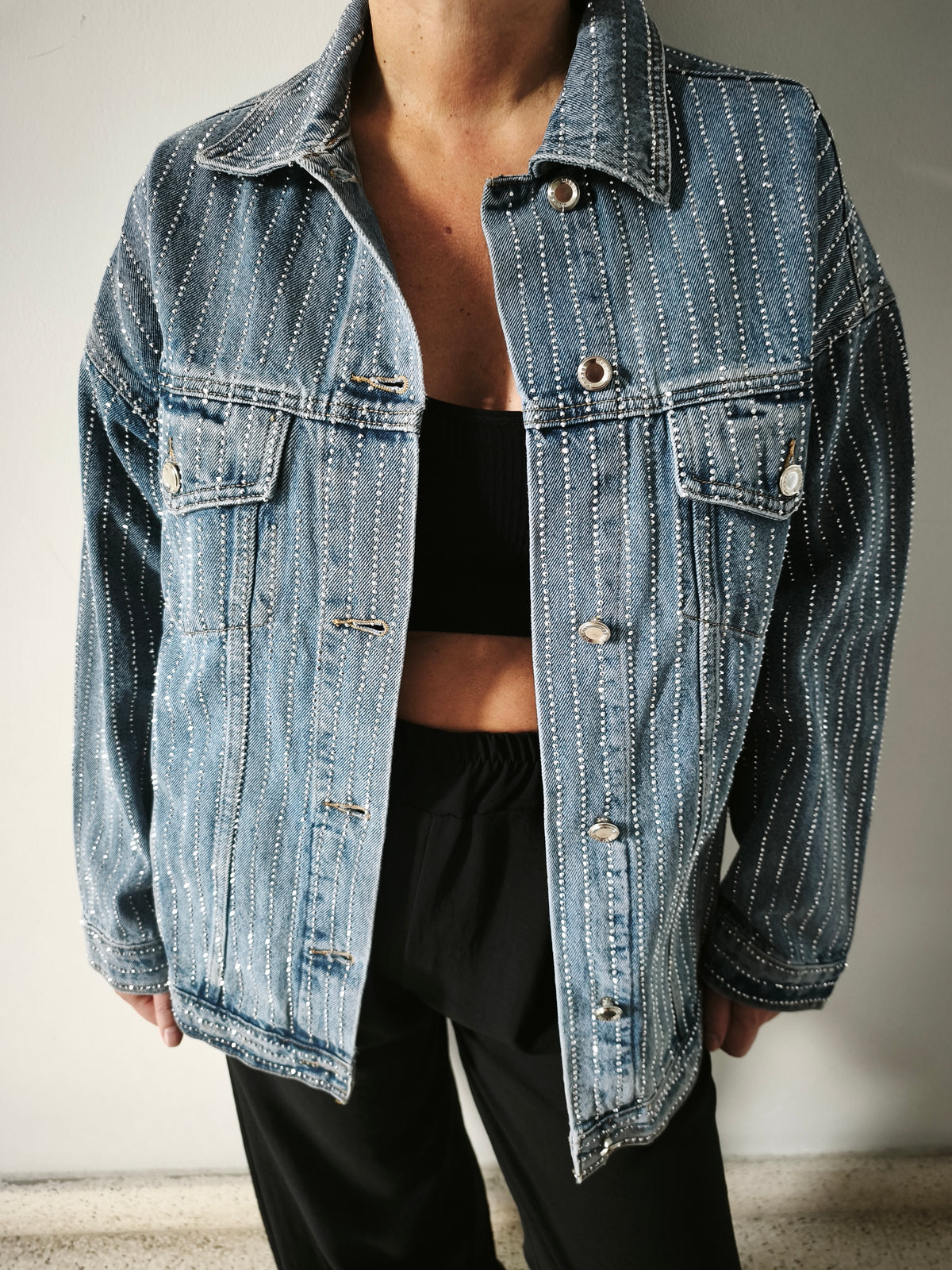 Chaqueta over denim brilli