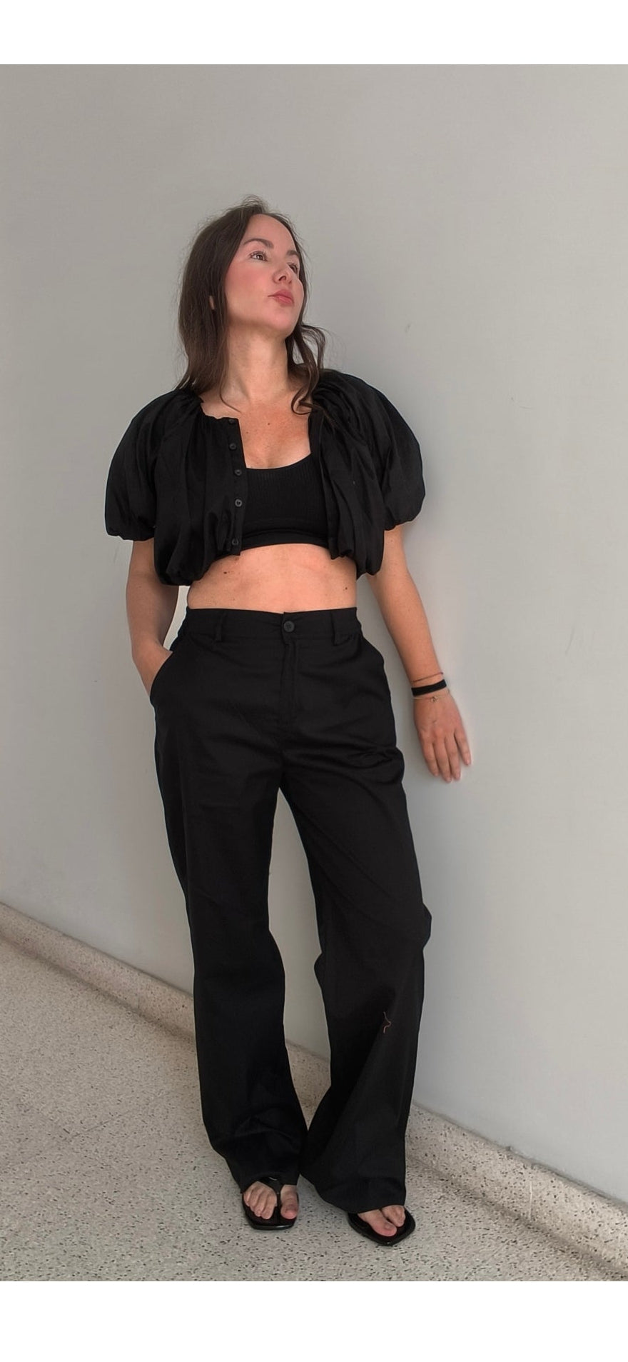 Conjunto negro abullonado
