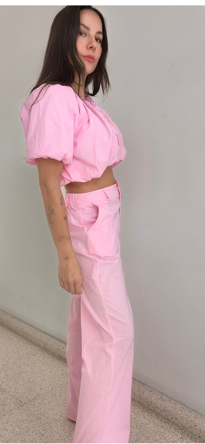 Conjunto rosa abullonado
