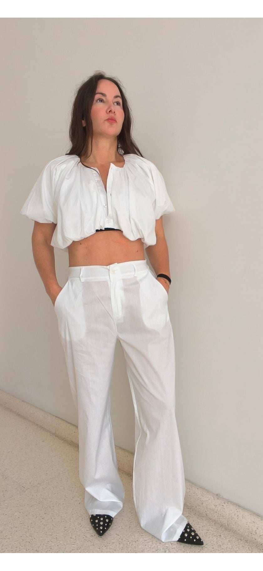Conjunto blanco abullonado