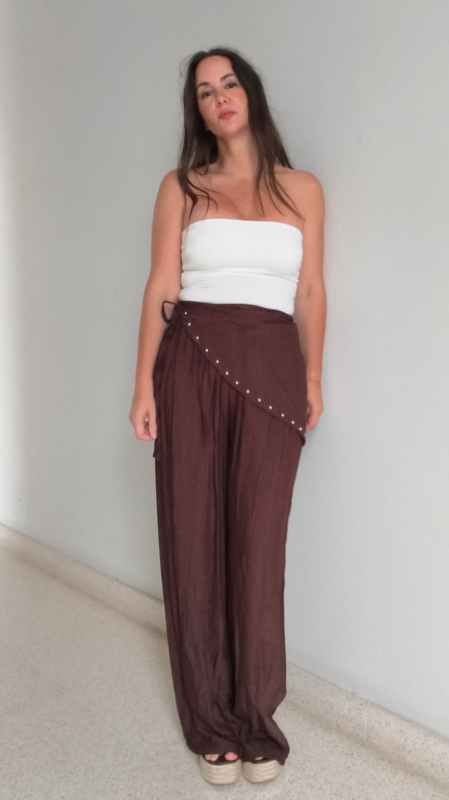 Pantalón con pañuelo tachuelas