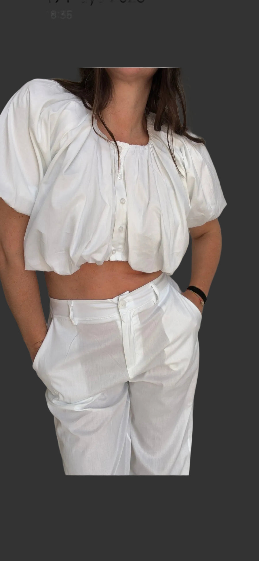 Conjunto blanco abullonado