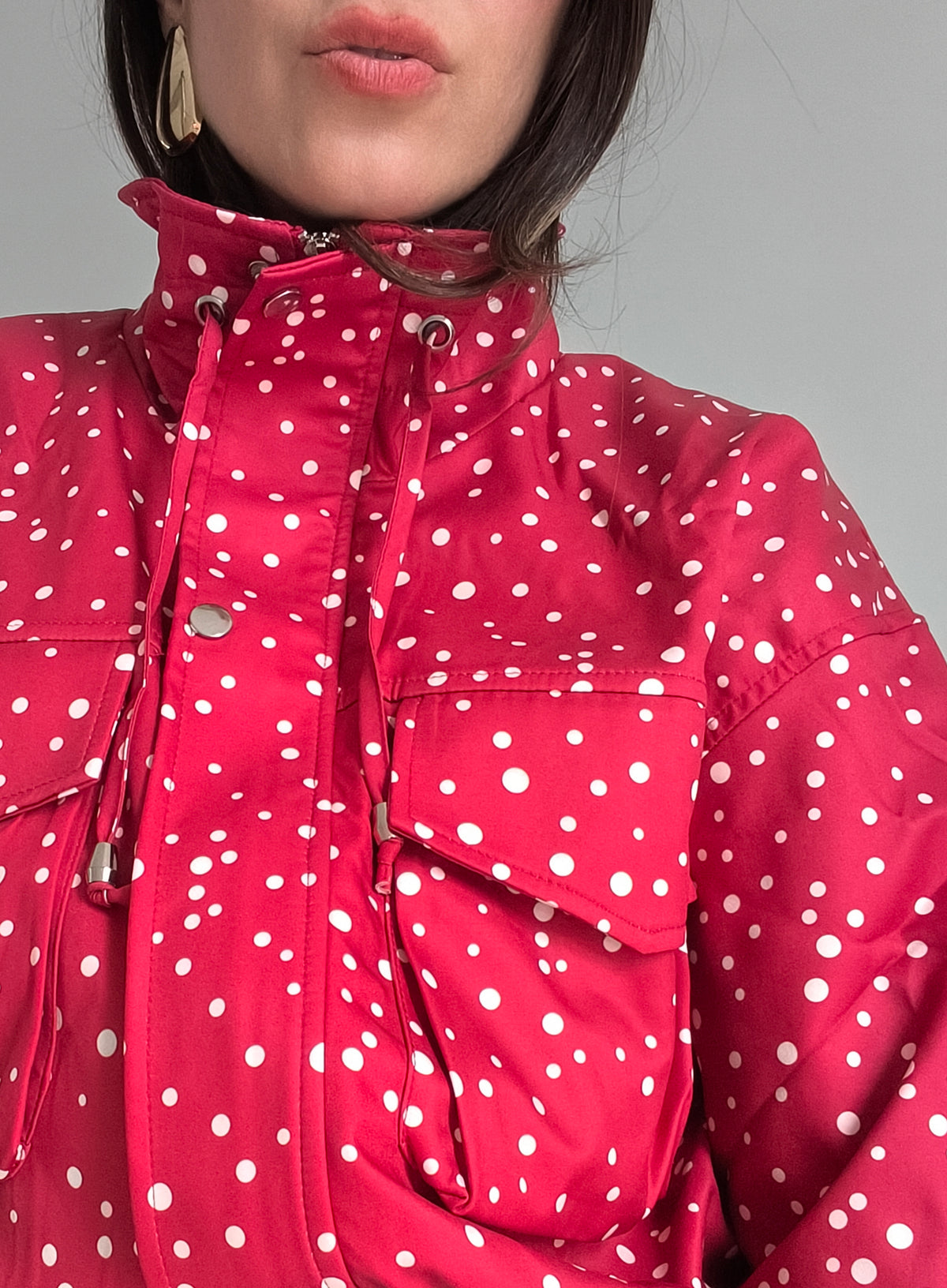 Chaqueta abullonada lunares rojo