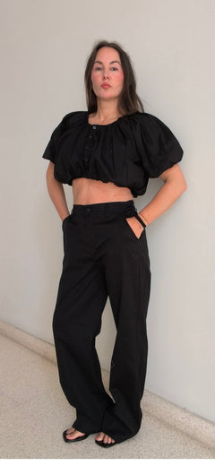 Conjunto negro abullonado
