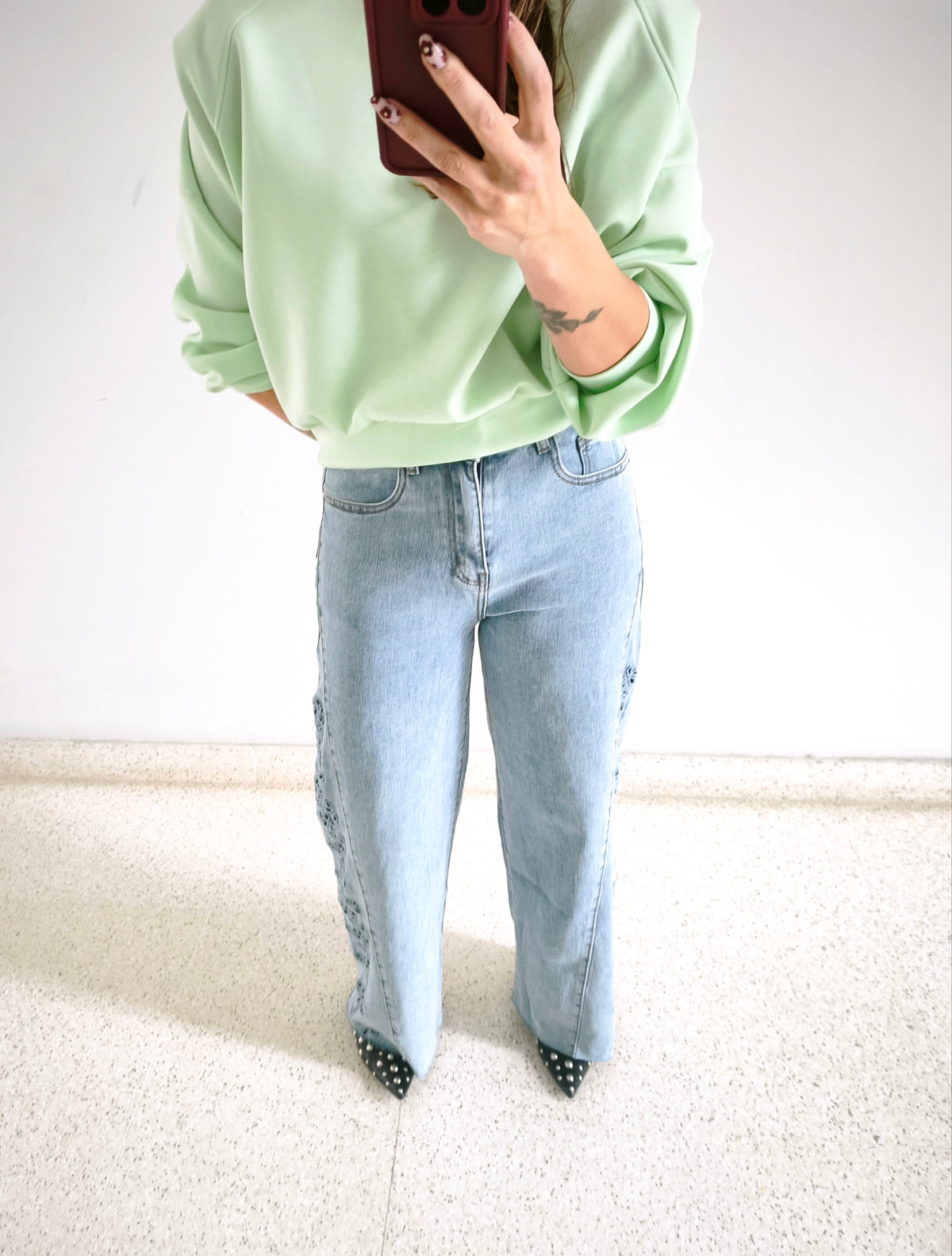 Jean wide leg elástico bordado