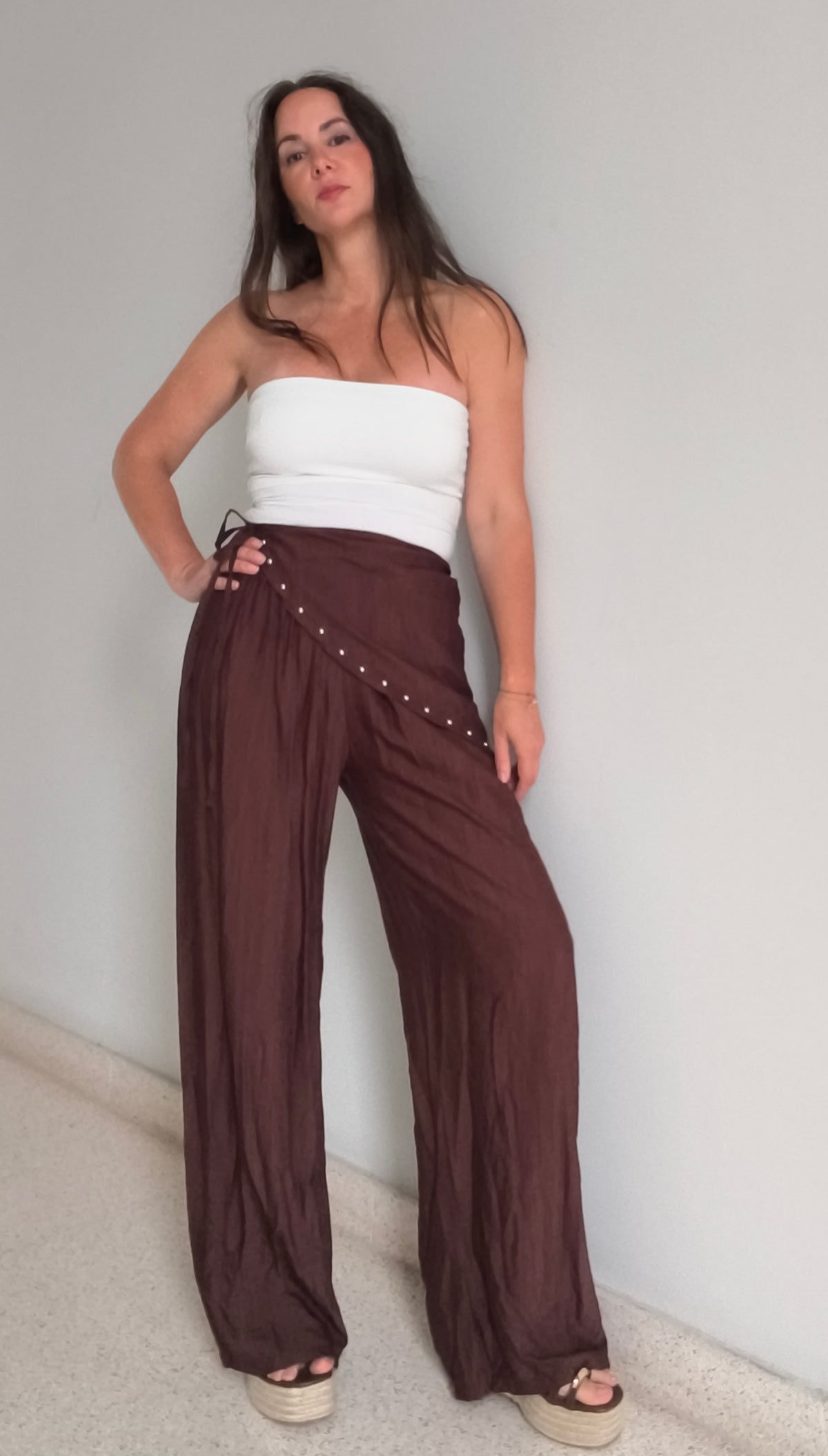 Pantalón con pañuelo tachuelas