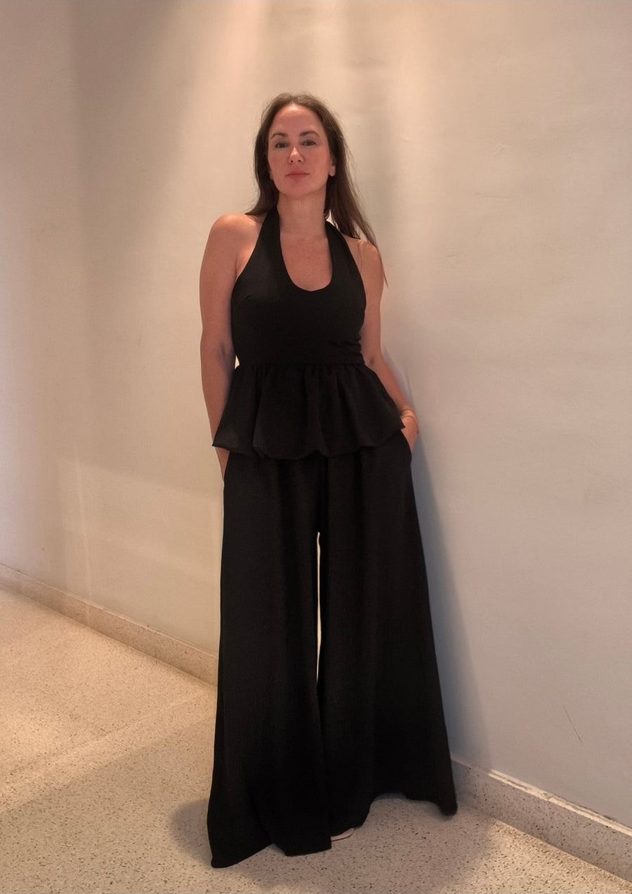Top halter peplum abullonado