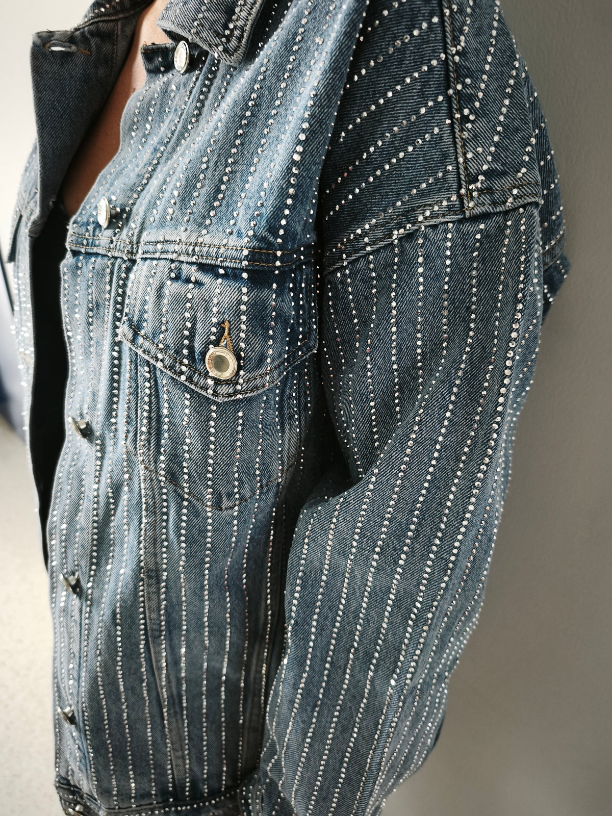 Chaqueta over denim brilli