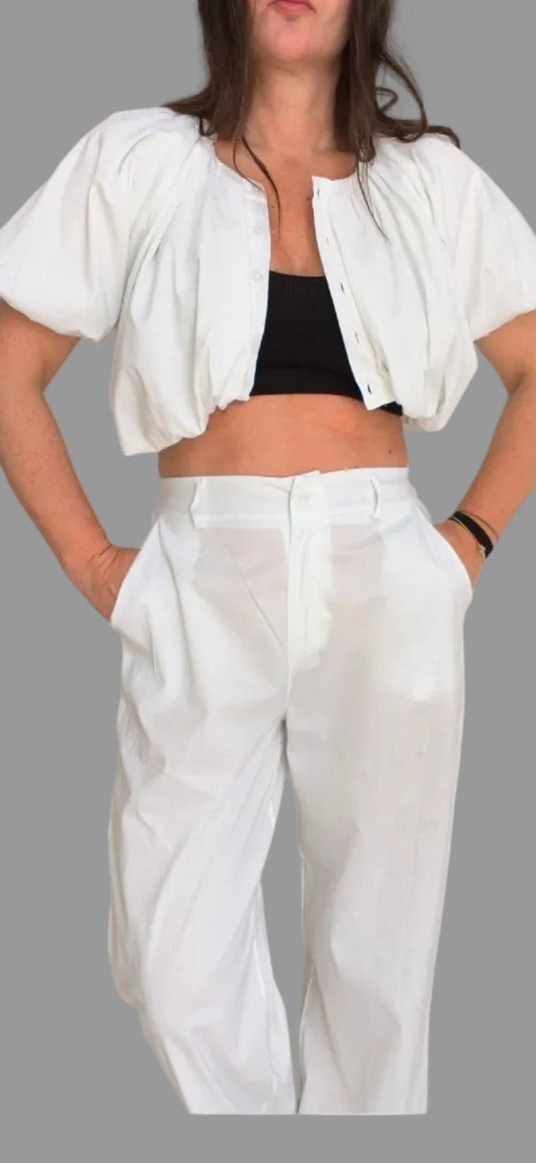 Conjunto blanco abullonado