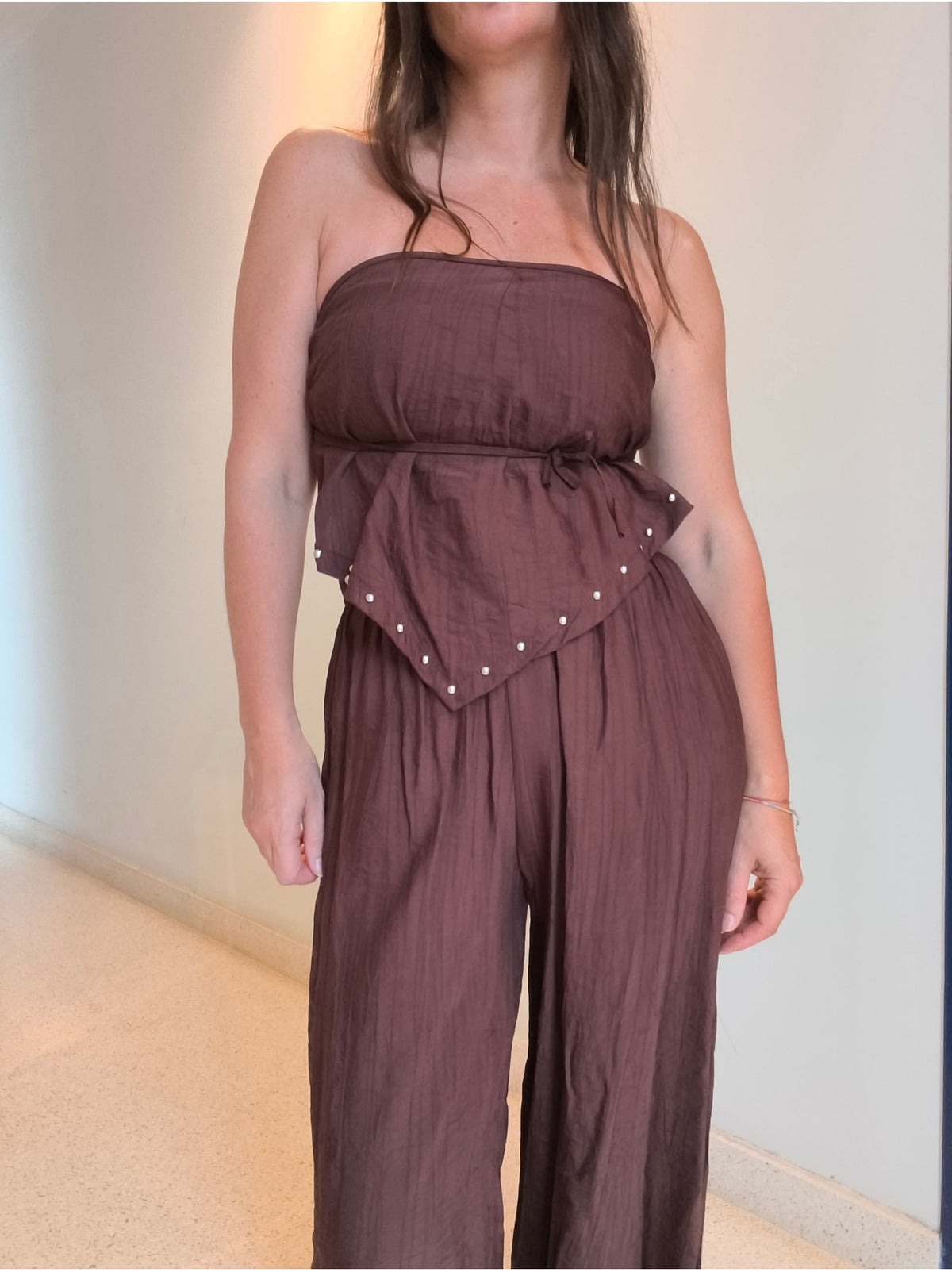 Pantalón con pañuelo tachuelas