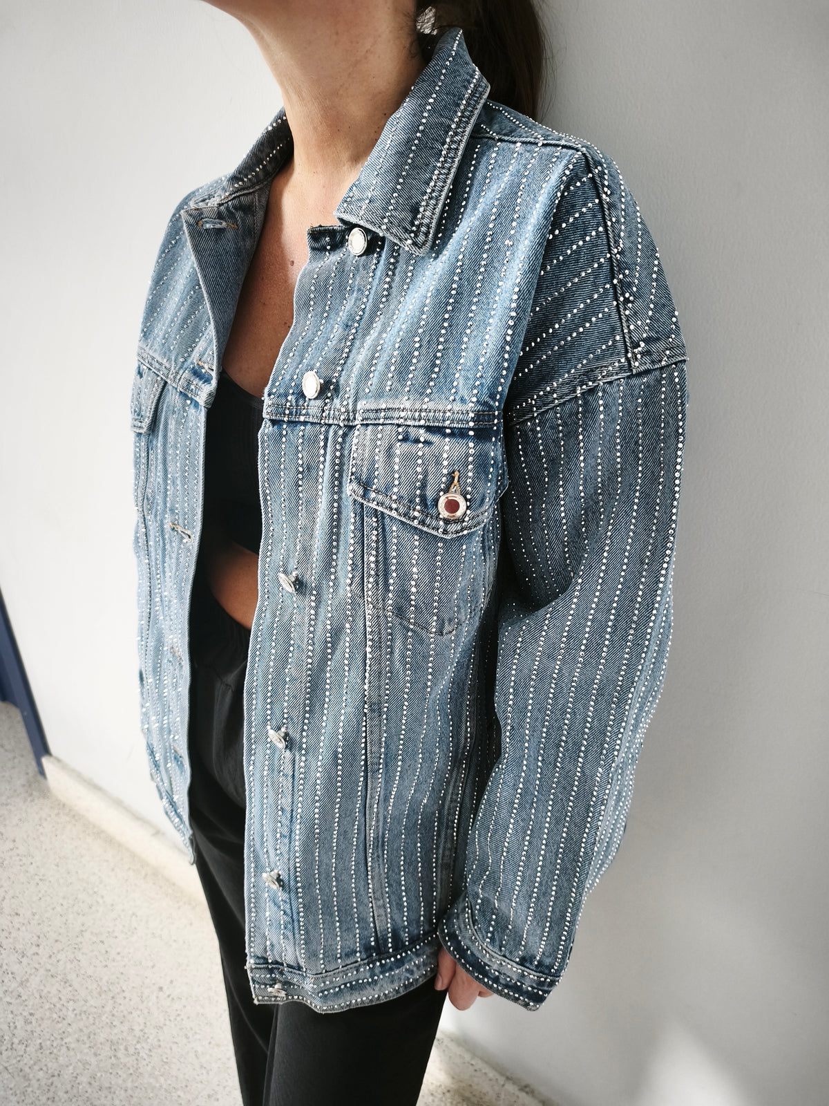 Chaqueta over denim brilli