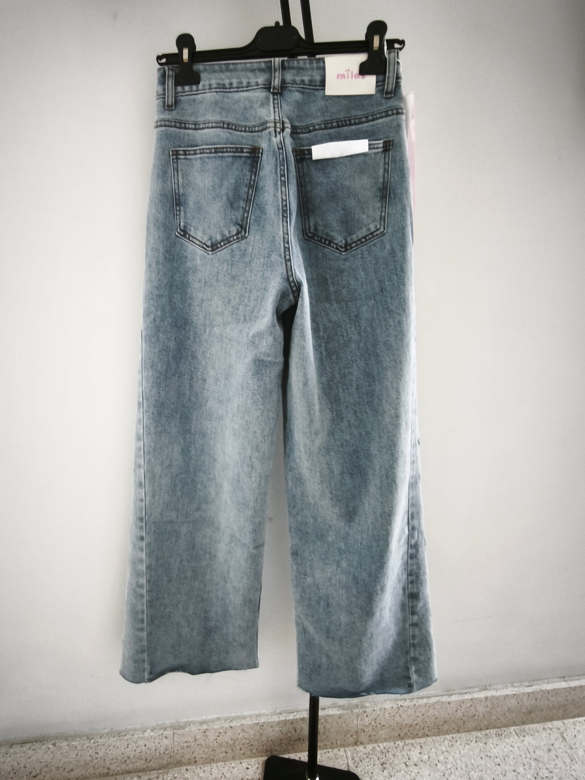 Jean wide leg elástico bordado