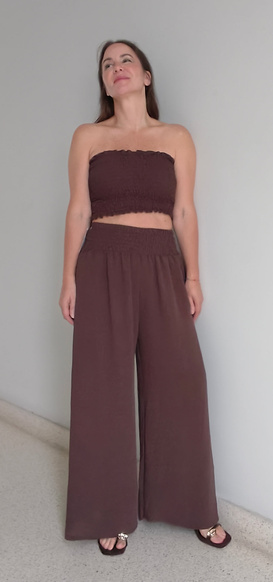 Conjunto fluido marrón