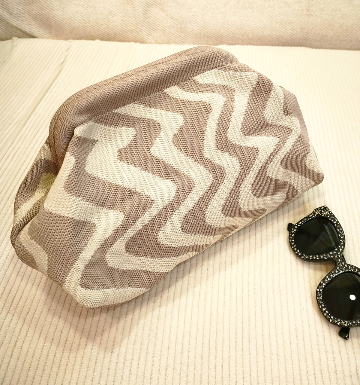 Bolso mano zig-zag